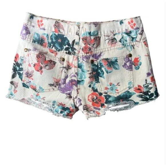 Free People Floral Denim Distressed Shorts Sz 26 - Picture 4 of 4
